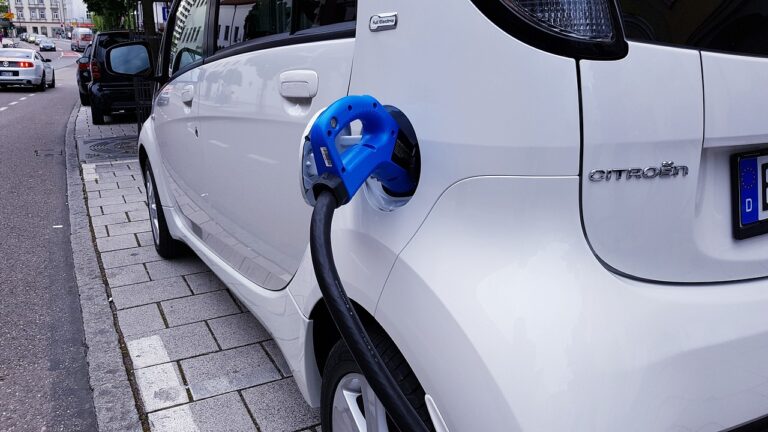 Optimiser la recharge de votre voiture : câbles, installation et conseils pratiques